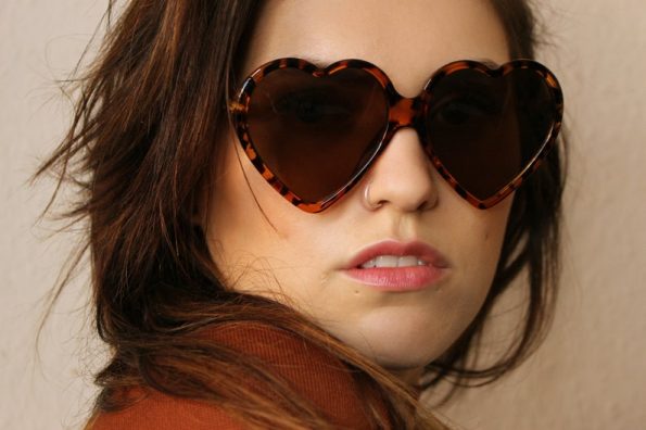 70s heart shaped sunglasses Retro oversized brown tortoise shell effect shades DEBBIE