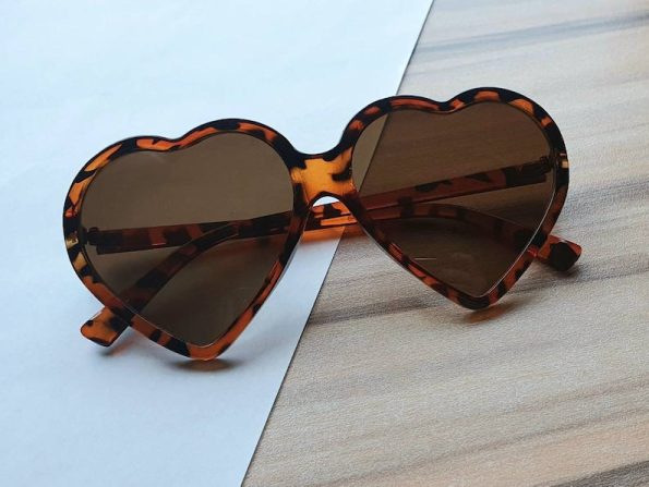 70s heart shaped sunglasses Retro oversized brown tortoise shell effect shades DEBBIE