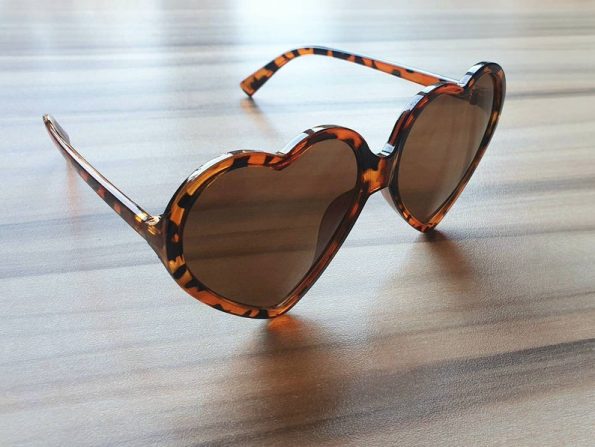 70s heart shaped sunglasses Retro oversized brown tortoise shell effect shades DEBBIE
