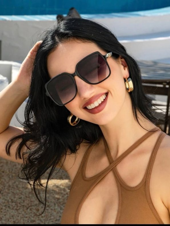 Oversize sunglasses for women