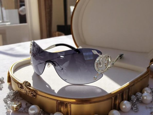 Oversized Frameless Sunglasses | Tinted Lens with Snake Detail | Elegant Summer Eyewear | Modern Fashion Accessory | Gift Idea for Her