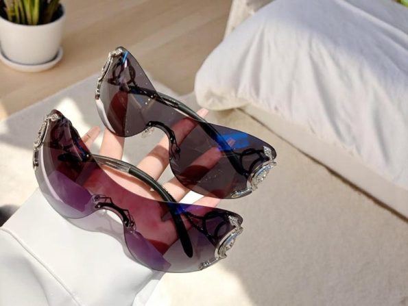 Oversized Frameless Sunglasses | Tinted Lens with Snake Detail | Elegant Summer Eyewear | Modern Fashion Accessory | Gift Idea for Her